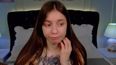 Naomi online show from 11/25/25, 05:07