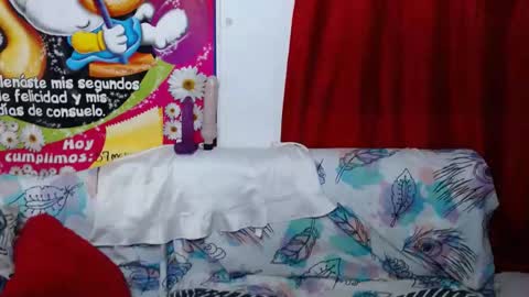 naomiquiin online show from 02/06/25, 08:18