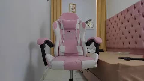 naomis_35 online show from 09/22/25, 08:22