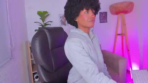 Snapshot of naomisaenz_ chatting on 06/30/26, 02:51 N A O M I online show from 06/30/26, 02:51