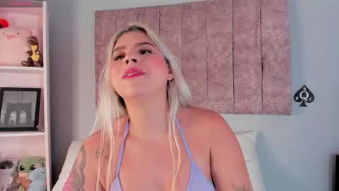 Laura  online show from 10/25/25, 10:37