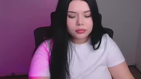 Naomi online show from 11/04/25, 06:51