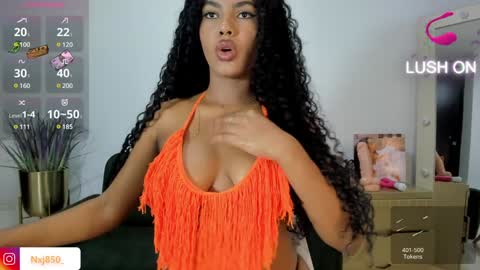 Naomi     online show from 02/05/25, 08:46