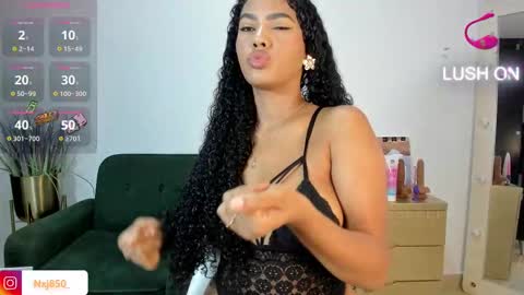 Naomi     online show from 03/08/25, 08:57