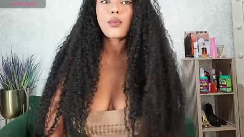 Naomi     online show from 04/17/26, 03:53