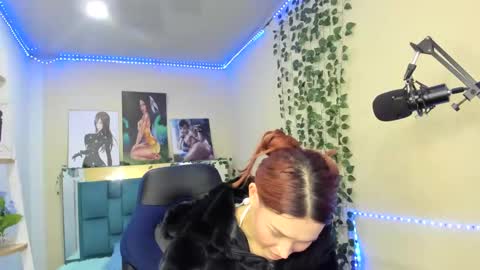 naomy online show from 12/31/24, 05:18