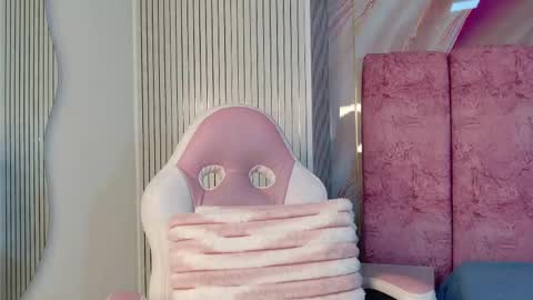 Naomy  online show from 04/17/26, 02:09