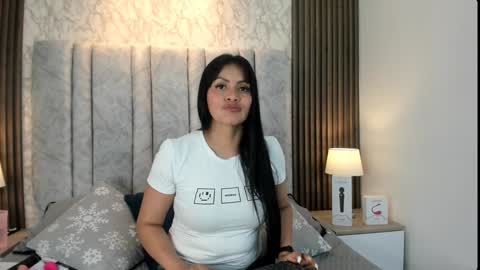 Naomy Smith online show from 01/15/25, 07:23