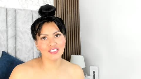 Naomy Smith online show from 01/18/25, 10:39