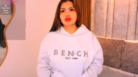 Naomy Smith online show from 04/22/26, 10:39