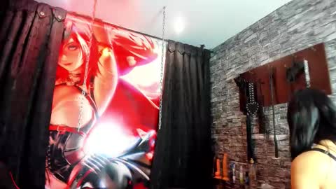 naomy  online show from 10/06/25, 11:29