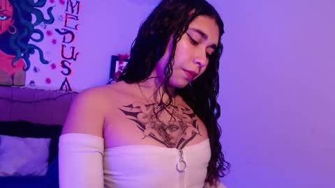 Snapshot of naomybenedetti chatting on 01/02/25, 02:02 Nao online show from 01/02/25, 02:02