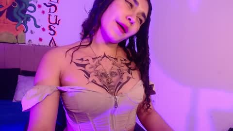 Snapshot of naomybenedetti chatting on 01/05/25, 05:30 Nao online show from 01/05/25, 05:30
