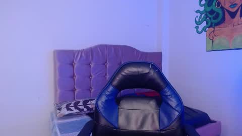 Snapshot of naomybenedetti chatting on 09/14/25, 01:10 Nao online show from 09/14/25, 01:10