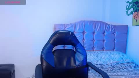 Snapshot of naomybenedetti chatting on 10/20/25, 01:00 Nao online show from 10/20/25, 01:00