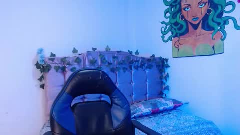 Snapshot of naomybenedetti chatting on 11/20/25, 02:39 Nao online show from 11/20/25, 02:39