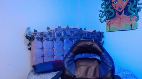 Snapshot of naomybenedetti chatting on 11/21/25, 12:15 Nao online show from 11/21/25, 12:15