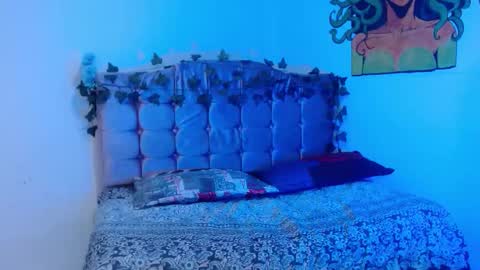 Snapshot of naomybenedetti chatting on 11/24/25, 12:49 Nao online show from 11/24/25, 12:49