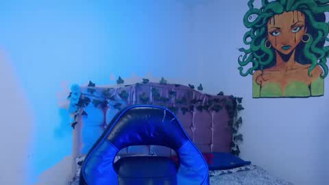 Snapshot of naomybenedetti chatting on 12/01/25, 01:27 Nao online show from 12/01/25, 01:27