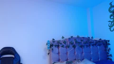 Snapshot of naomybenedetti chatting on 12/04/25, 01:20 Nao online show from 12/04/25, 01:20