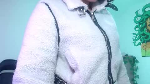 Snapshot of naomybenedetti chatting on 12/16/25, 12:43 Nao online show from 12/16/25, 12:43