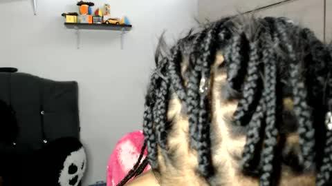 naomylux1 online show from 05/27/26, 03:47