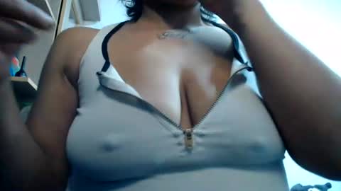 naomylux1 online show from 06/28/26, 02:50