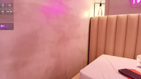 Naomy  online show from 11/24/25, 10:42