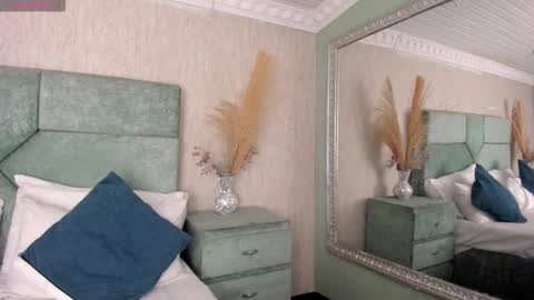 Naomy online show from 01/09/26, 08:21