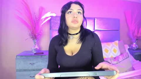 Naomy online show from 04/22/26, 08:43