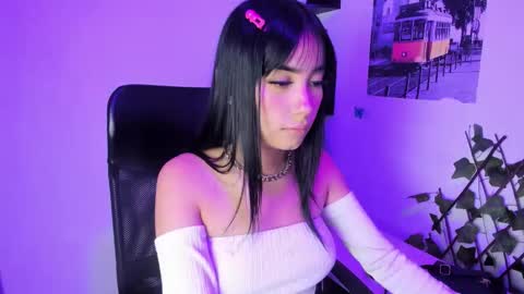 Snapshot of naomywatsonm chatting on 11/07/25, 02:28 Naomy Watson online show from 11/07/25, 02:28