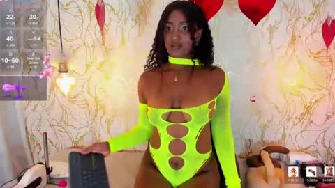 Snapshot of naomyy_cooper chatting on 06/11/26, 08:40 Naomy online show from 06/11/26, 08:40
