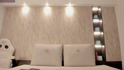 nara black  online show from 04/13/26, 11:59