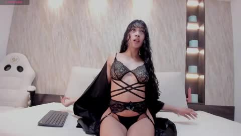 nara black  online show from 04/14/26, 11:49