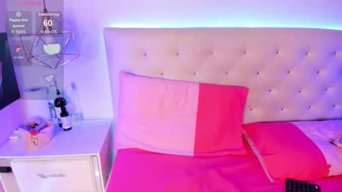 nara_pink online show from 03/19/26, 06:56