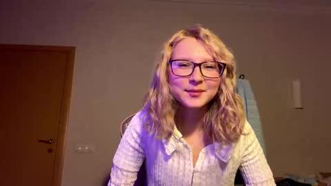 Sarah  online show from 03/18/26, 05:38