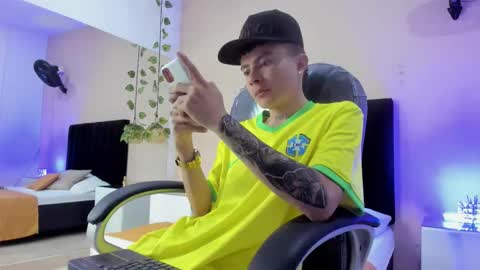 Nascary Fox online show from 11/16/25, 01:28