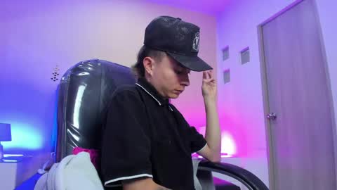 Nascary Fox online show from 04/19/26, 06:10