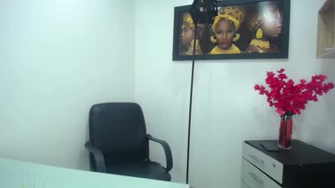 Snapshot of naslly_z chatting on 02/27/26, 01:00 Naslly Z online show from 02/27/26, 01:00