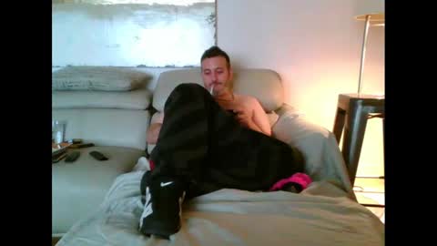 nassobout online show from 10/13/25, 09:53