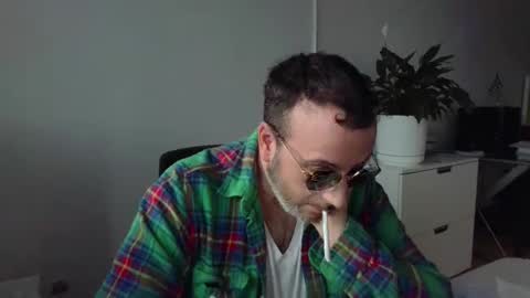 nassobout online show from 10/24/25, 08:27