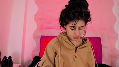 Maira online show from 11/18/25, 08:46