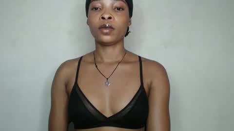 bella online show from 11/07/25, 08:31