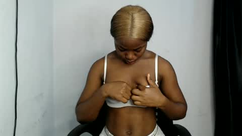 Snapshot of nasty_juicy22 chatting on 07/09/26, 07:01 adie online show from 07/09/26, 07:01