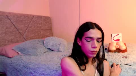 Snapshot of nastyfantasy1 chatting on 12/20/24, 07:50 Desiree online show from 12/20/24, 07:50