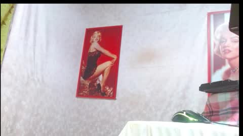 Snapshot of nat_ardient chatting on 09/24/25, 02:04 Nat ardent online show from 09/24/25, 02:04