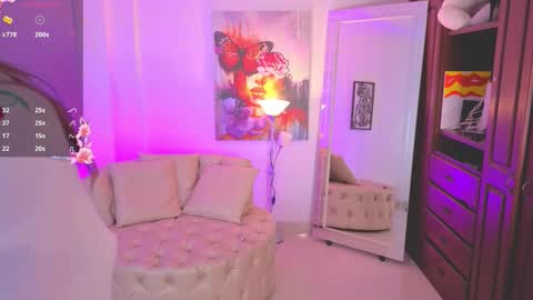 NATASHA online show from 09/18/25, 03:19