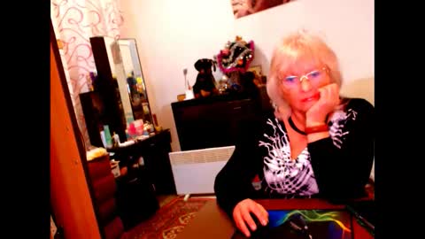 natali online show from 12/30/24, 08:04