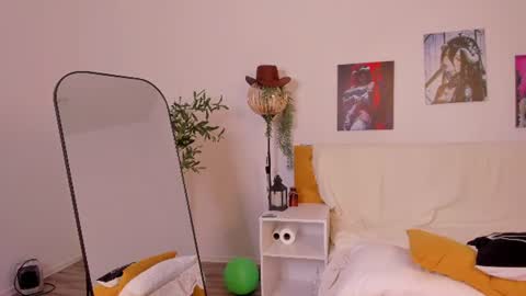Snapshot of natali_xl chatting on 06/20/26, 01:30 Natali online show from 06/20/26, 01:30
