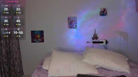 NATALIA  online show from 12/18/25, 09:21